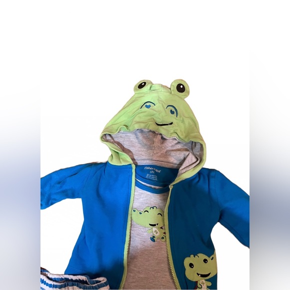 Fisher Price Outfit - Picture 4 of 4